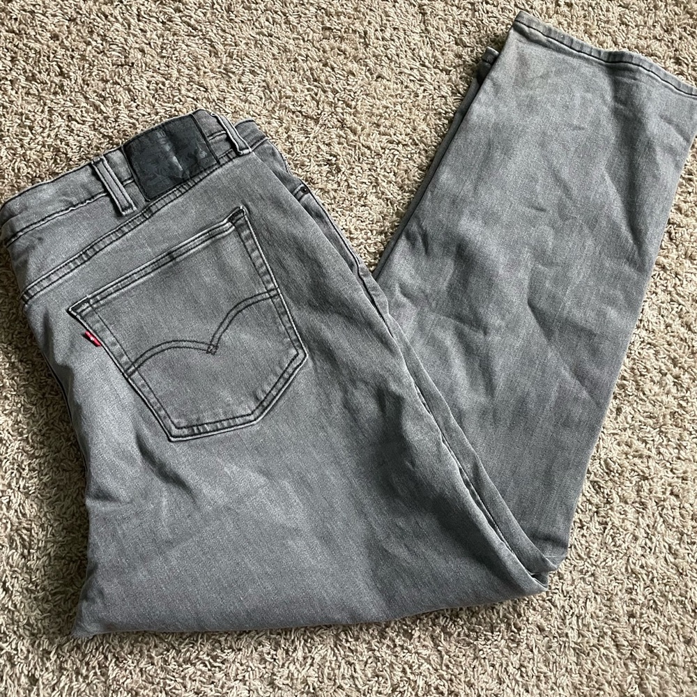 Men’s Levi’s grey jeans